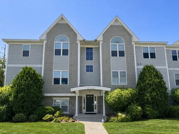 200 Roger Williams Ave Unit 305, Rumford, RI 02916