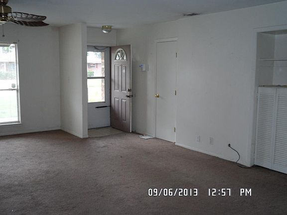 2nd image of 13338 Oak Leaf Ln
