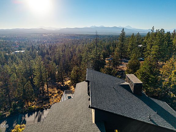 3rd image of 2108 NW Rimrock Dr