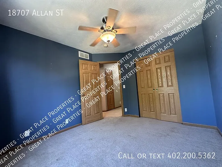 18707 Allan St — Photo 34