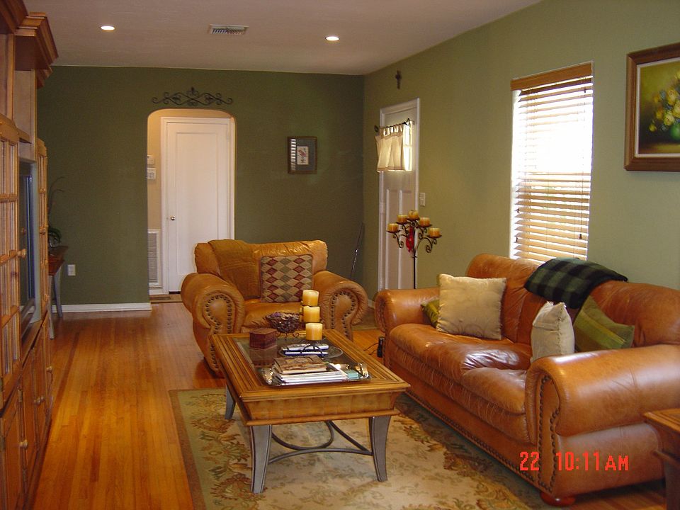 2nd image of 4665 SW 14th St