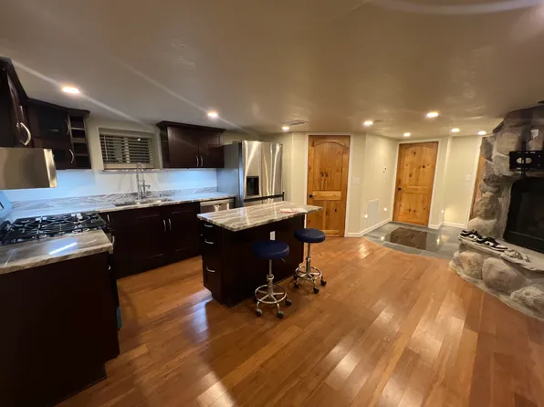 1824 N Humboldt Ave #10, Milwaukee, WI 53202