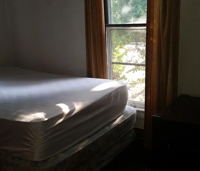 (W side) 1st floor bedroom