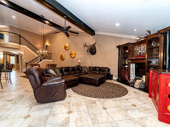 5th image of 8 Tuscan Villas Cir