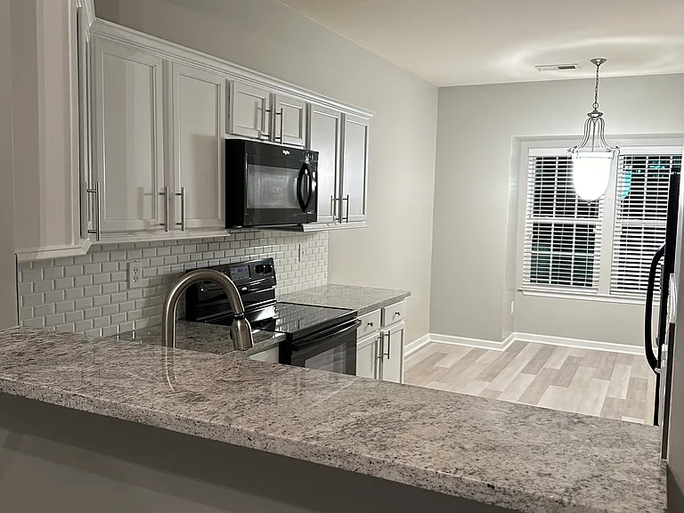 415 Cedar Pines Dr — Photo 4