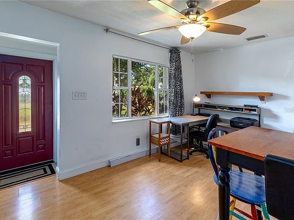 5th image of 1241 Essex Dr N
