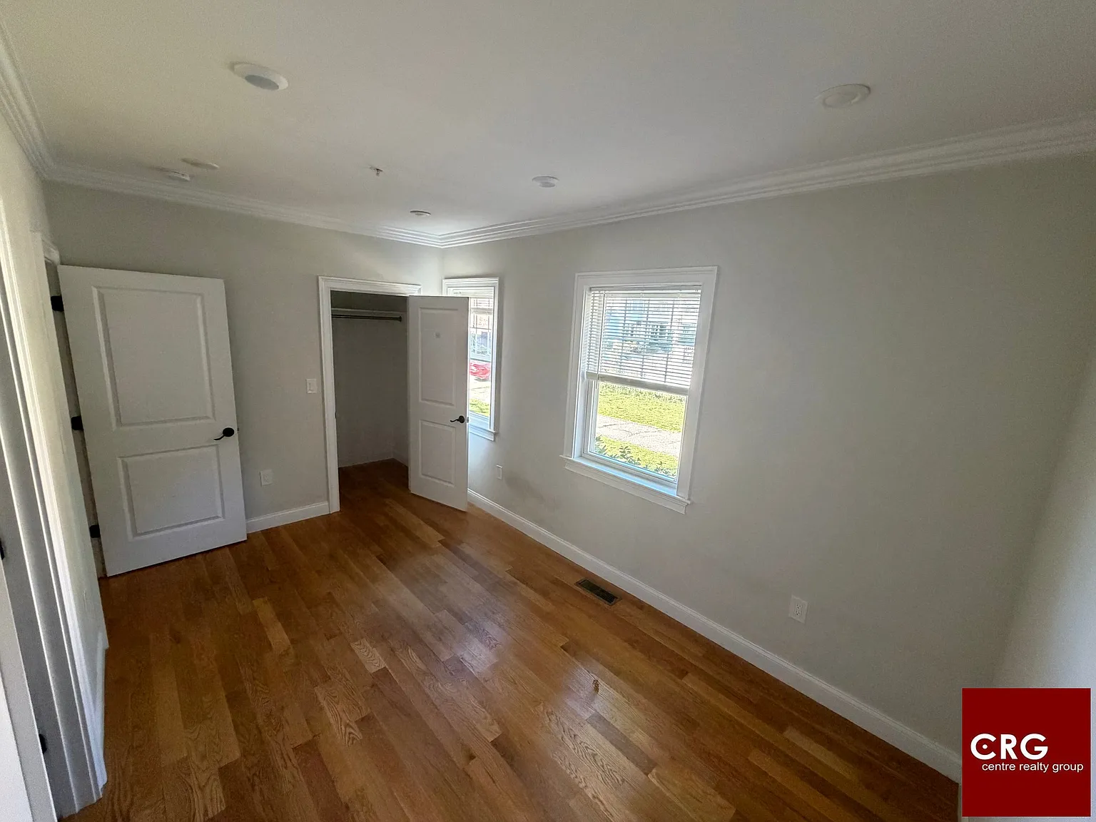 3 bed, 2.0 bath, 950 sqft, $4,650 — Photo 3