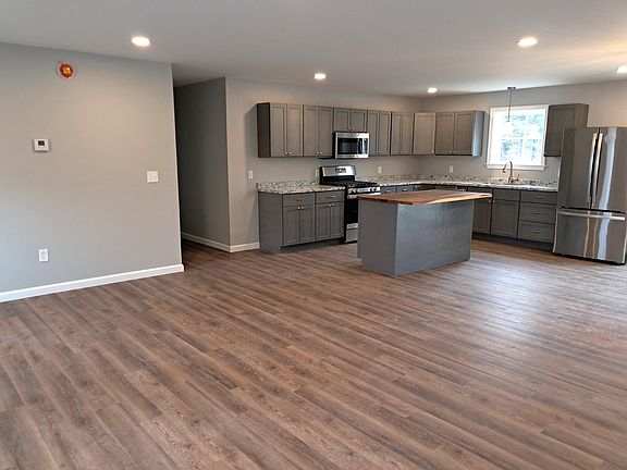 3rd image of 632 Hudson Hill Road
