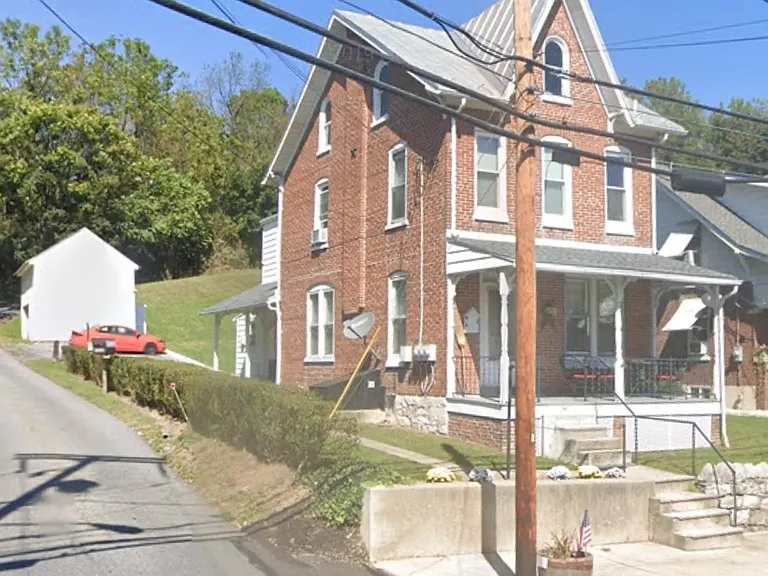 341 Main St #1 — Photo 2