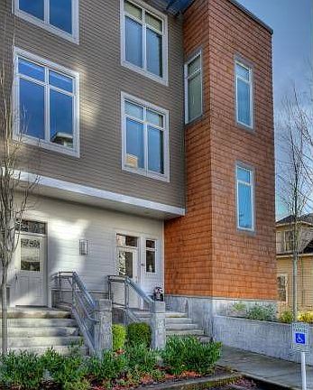 Private Corner Townhouse