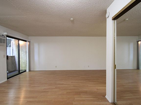 5th image of 2747 Auburn St APT 105