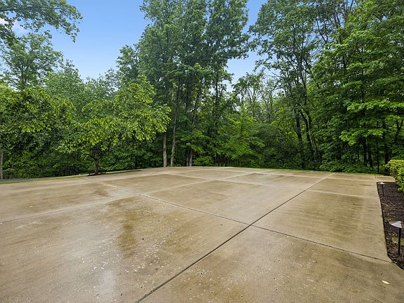 3rd image of 129 Timber Hills Rd