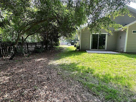 5th image of 802 SW 75th Way