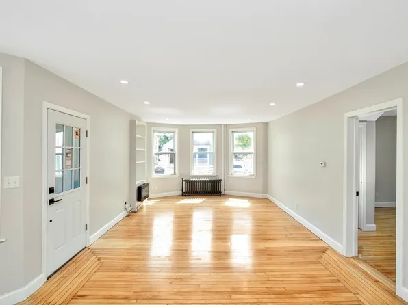 176 Ruskindale Rd #2, Hyde Park, MA 02136