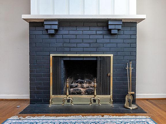 5th image of 2305 Maplewood Dr