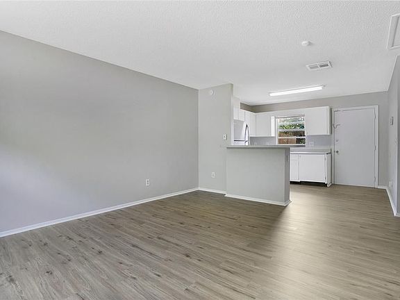 2nd image of 2208 Section Dr