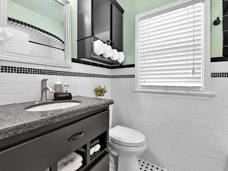 2306 W Madison Ave — Photo 22