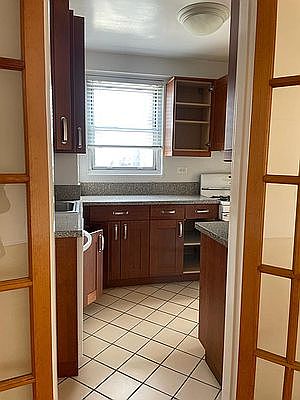 3rd image of 401 E 81st St #16B