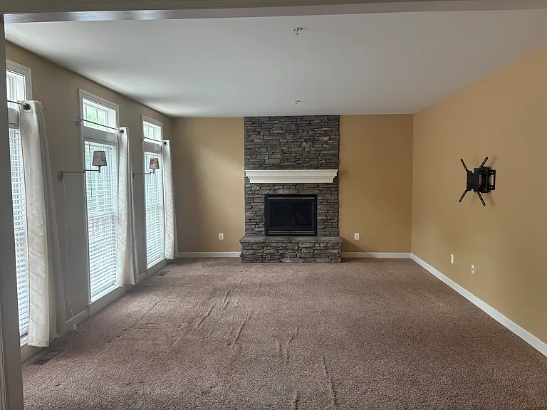 7813 Kilcroney Ct — Photo 2