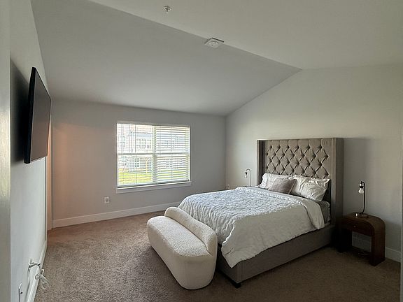 5th image of 2773 Town View Cir