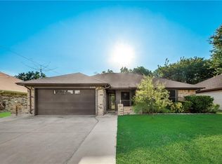 6208 Musket Ln, Arlington, TX 76002