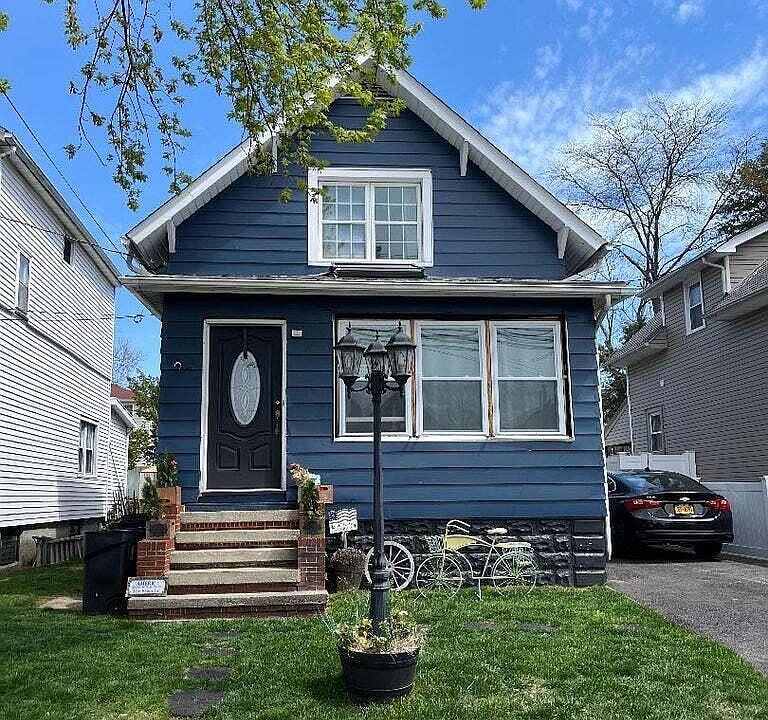 1st image of 267 Barnard Ave