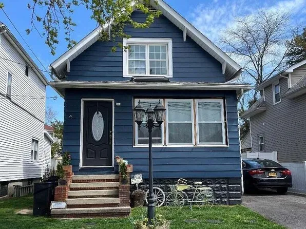 267 Barnard Ave, Staten Island, NY 10307