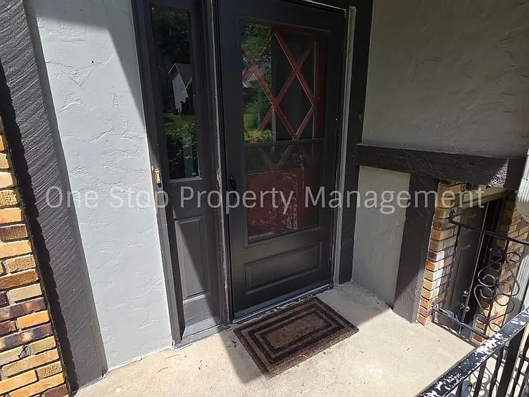3032 NE 73rd Ter — Photo 3
