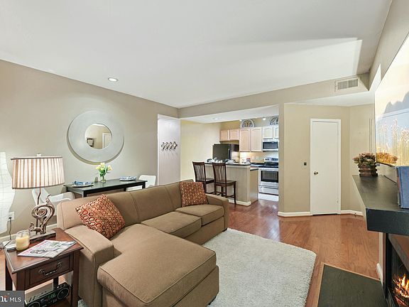 4th image of 12158 Penderview Ln APT 1703