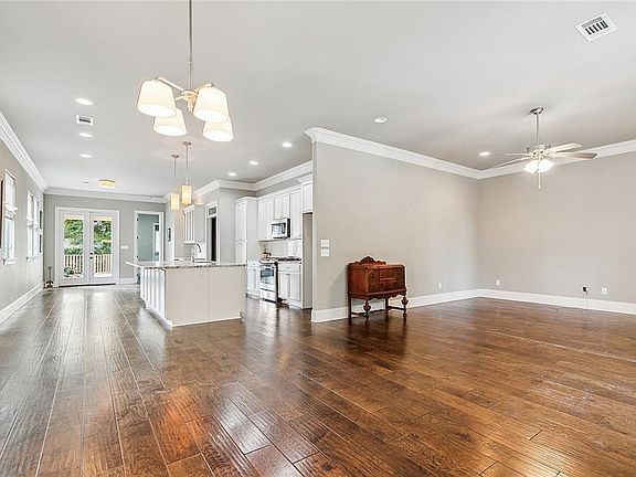 3rd image of 6720 Fleur De Lis Dr