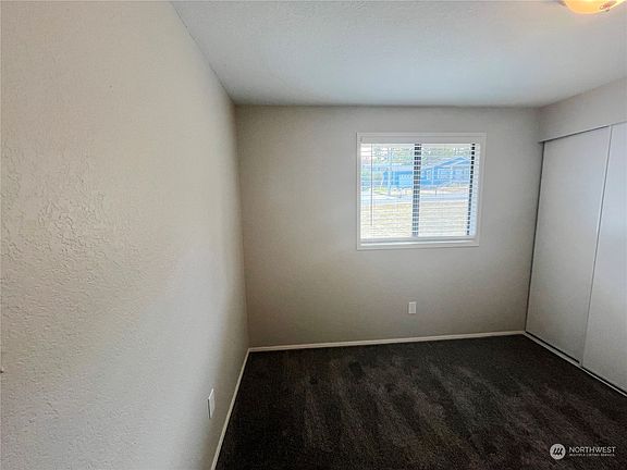 5th image of 402 NE 4th Street