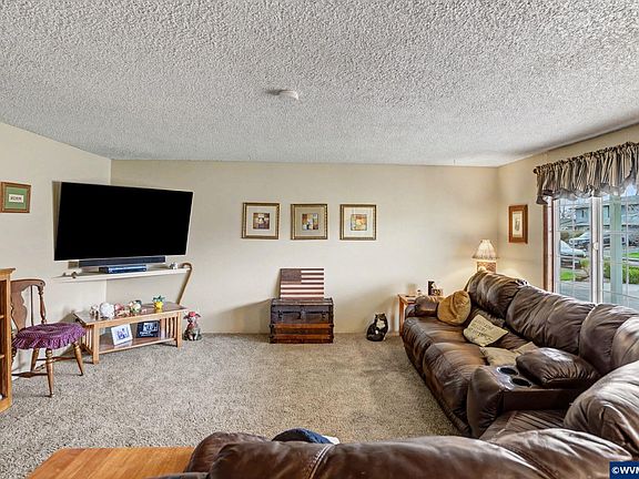 5th image of 640 S Pershing St