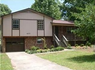 8377 Country Cir, Pinson, AL 35126