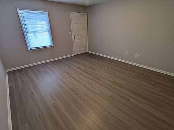 2nd image of 59 22nd Ave NE #59
