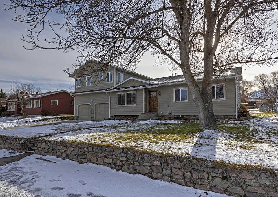 1st image of 225 Glacier Dr