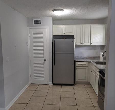 3rd image of 5186 NE 6th Ave APT 708