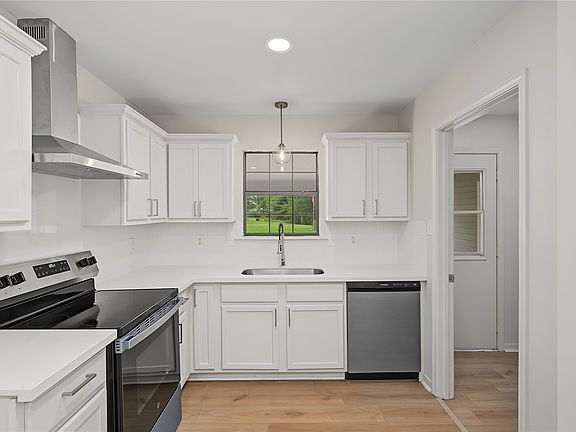 3rd image of 4231 Scenic Dr