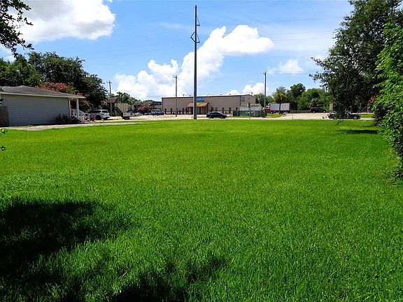 4th image of 2418 25th Ave N Lot 3