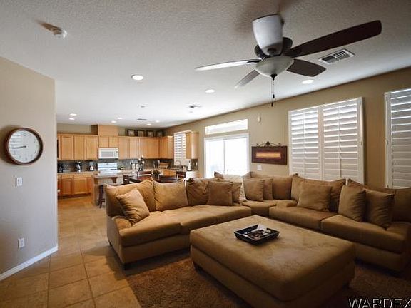 3rd image of 572 Downey Dr