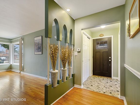 2nd image of 4451 W Greenleaf Ave