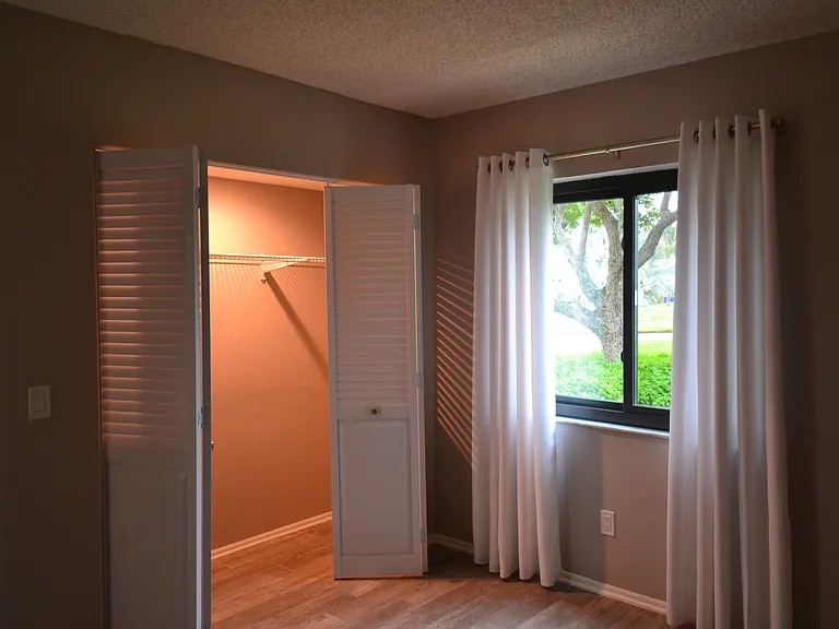 135 W Cypress Ct — Photo 13