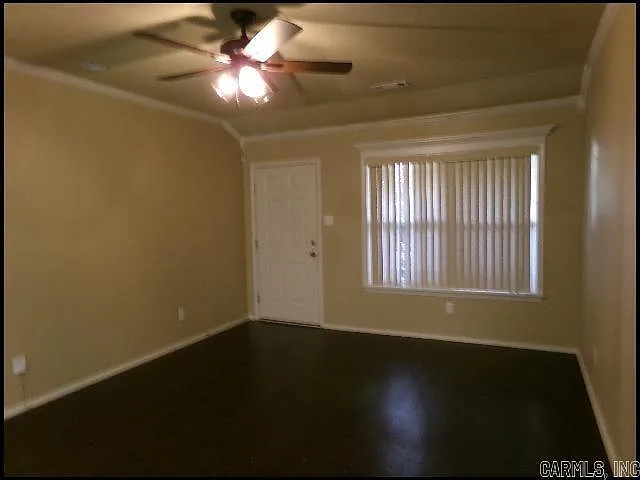 9112 Pleasant Valley Dr — Photo 4