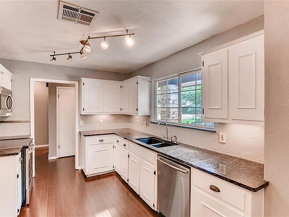 3rd image of 9410 Shady Oaks Dr