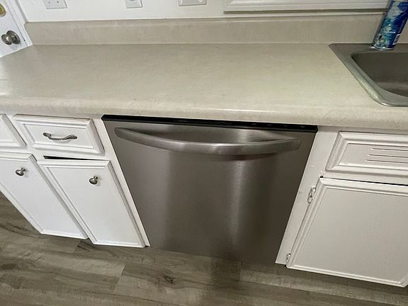 4th image of 77 Pine Creek Court Ext