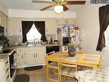 5th image of 489 Woodlake Dr