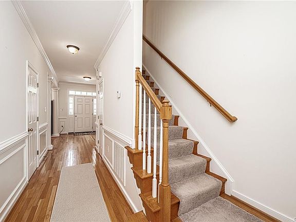 5th image of 4828 Coachmans Landing Ct