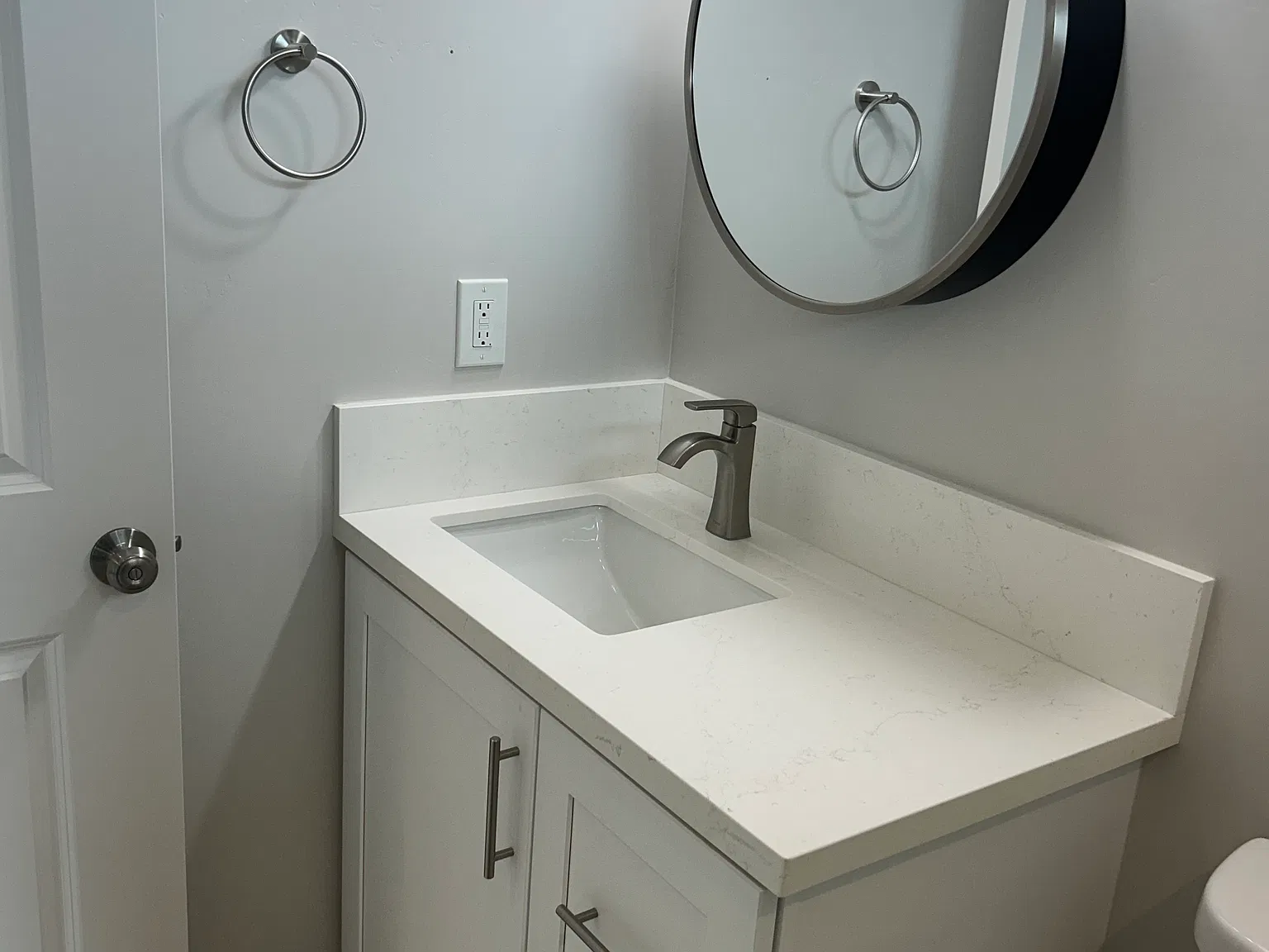 3 bed, 1200 sqft, $3,900 — Photo 1