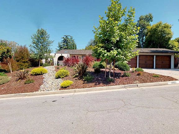 5th image of 1382 Hillcrest Ct