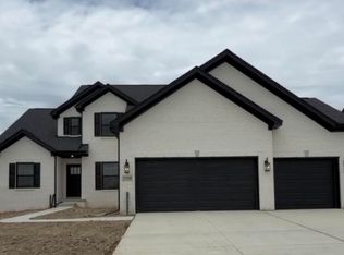 25660 Brighton Ln, Brownstown, MI 48134