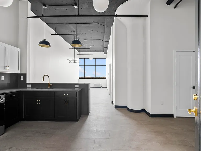 480 Myrtle Street — Photo 33